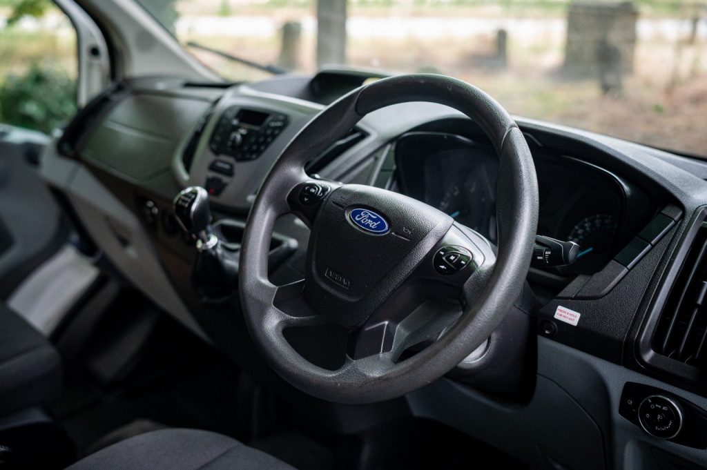 Ford Transit - Image 13