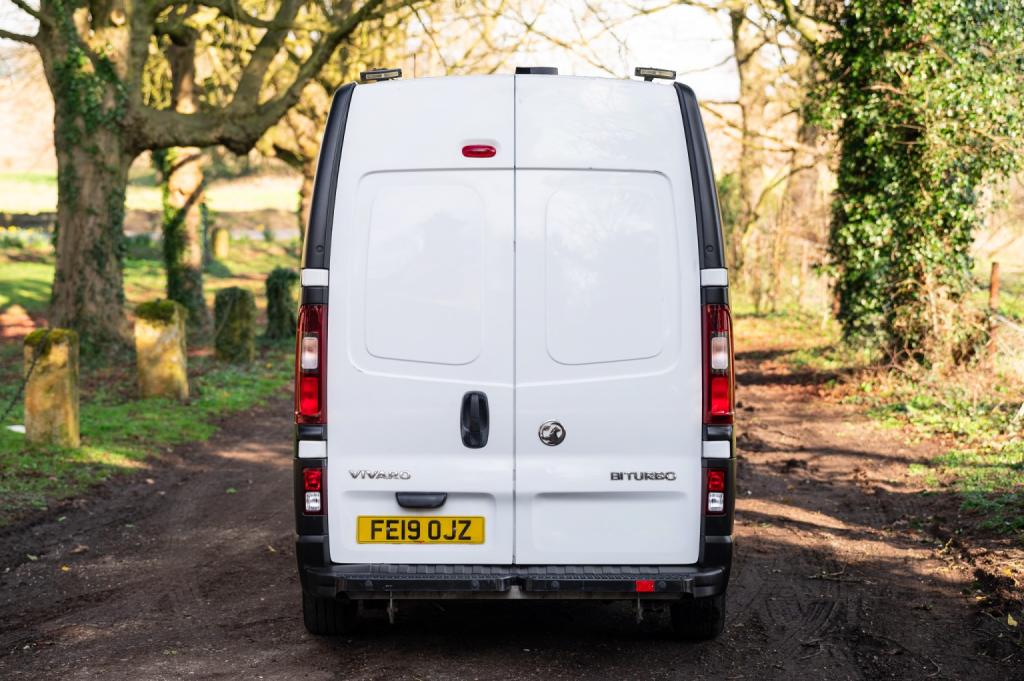 Vauxhall Vivaro - Image 11