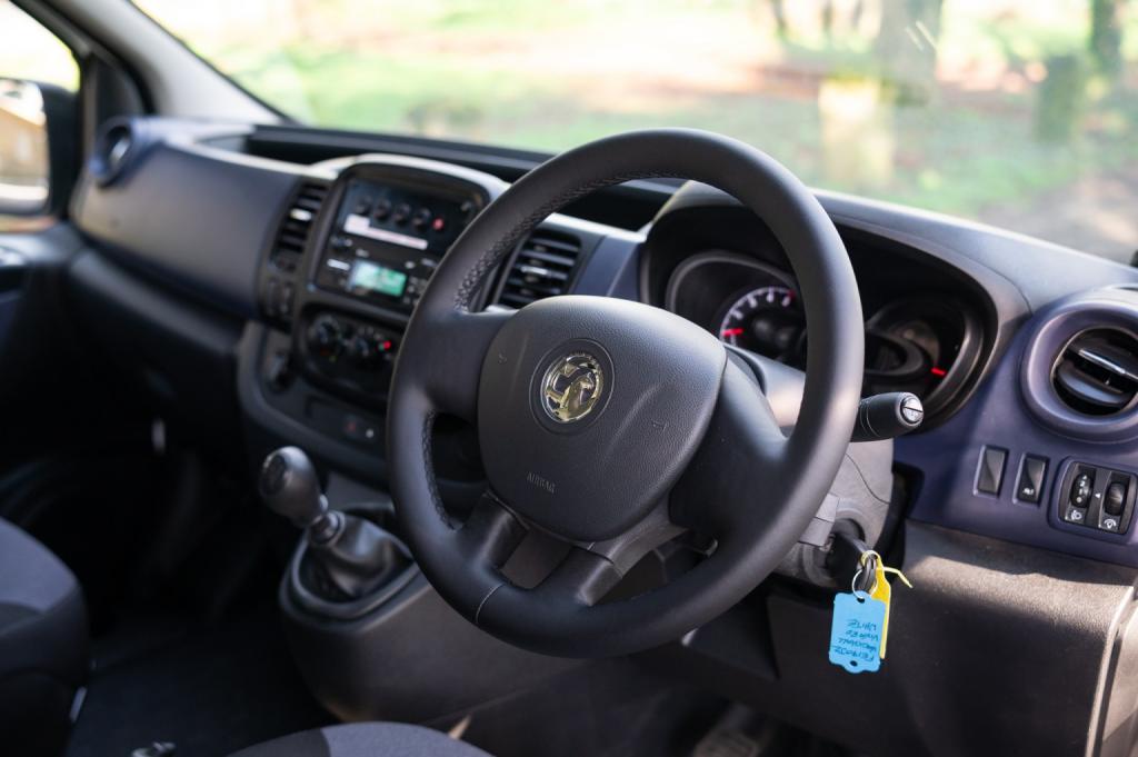 Vauxhall Vivaro - Image 16
