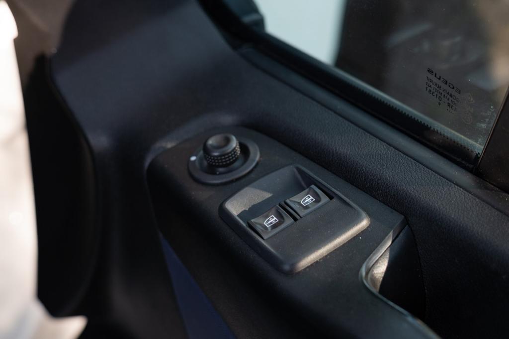 Vauxhall Vivaro - Image 17