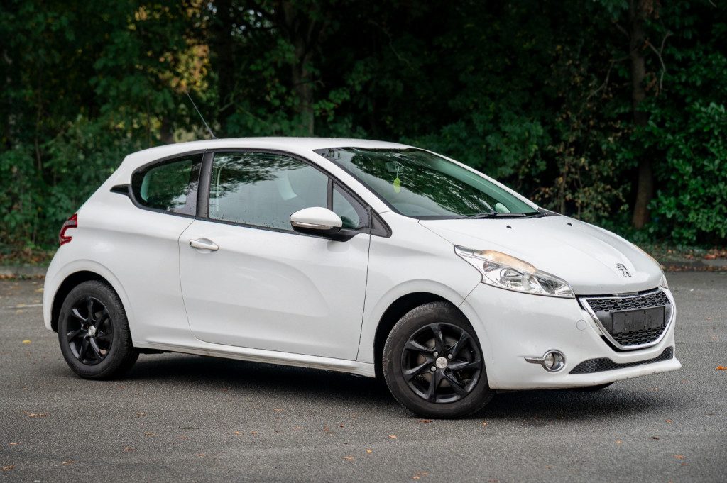 Peugeot 208 - Image 8