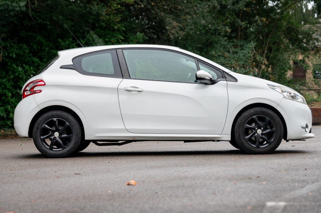 Peugeot 208 - Image 9