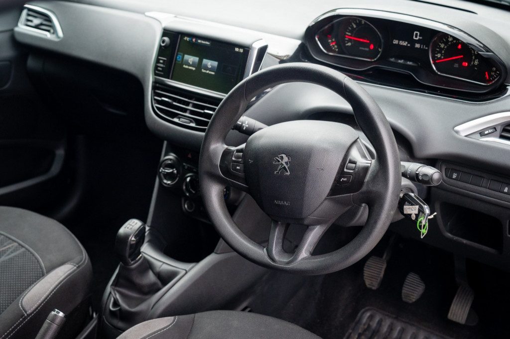 Peugeot 208 - Image 16