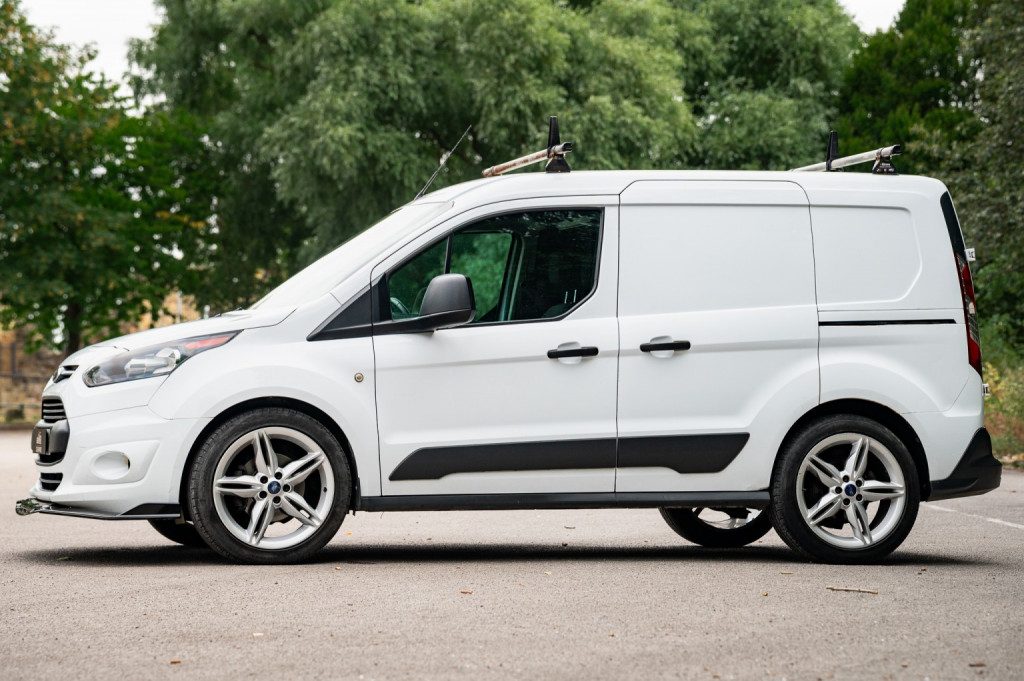 Ford Transit Connect - Image 9