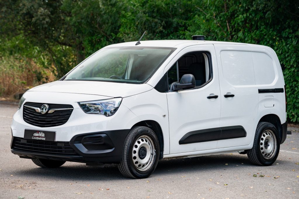 Vauxhall Combo - Image 10