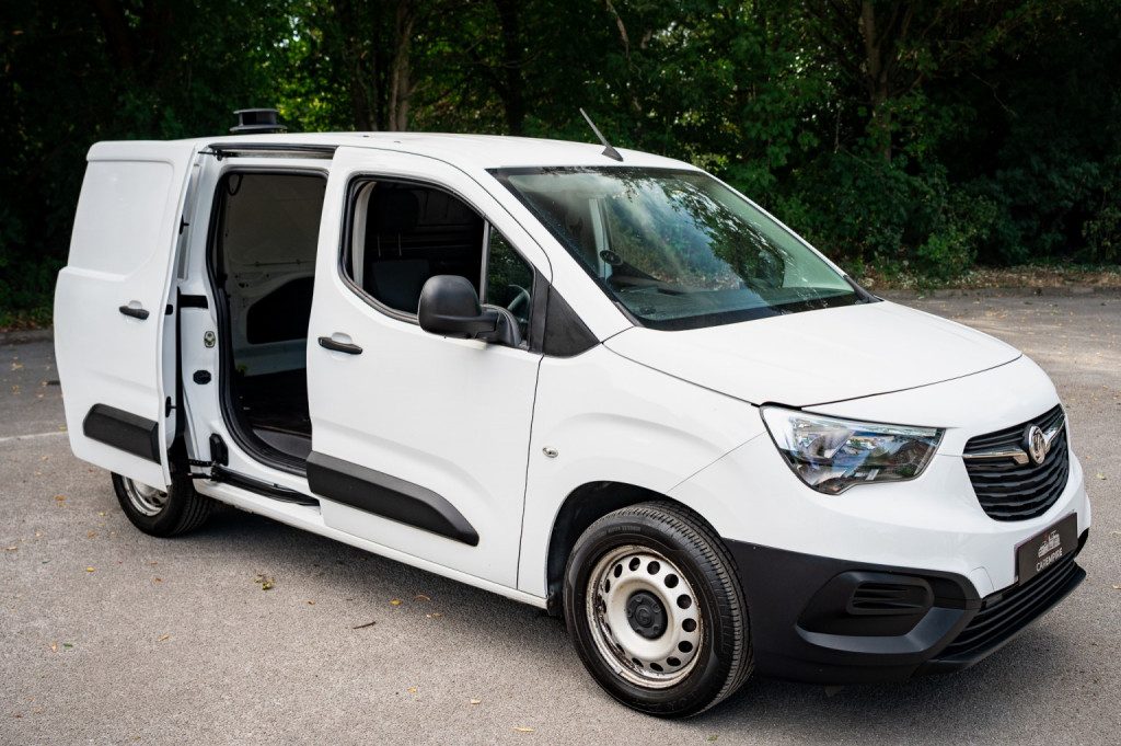 Vauxhall Combo - Image 11
