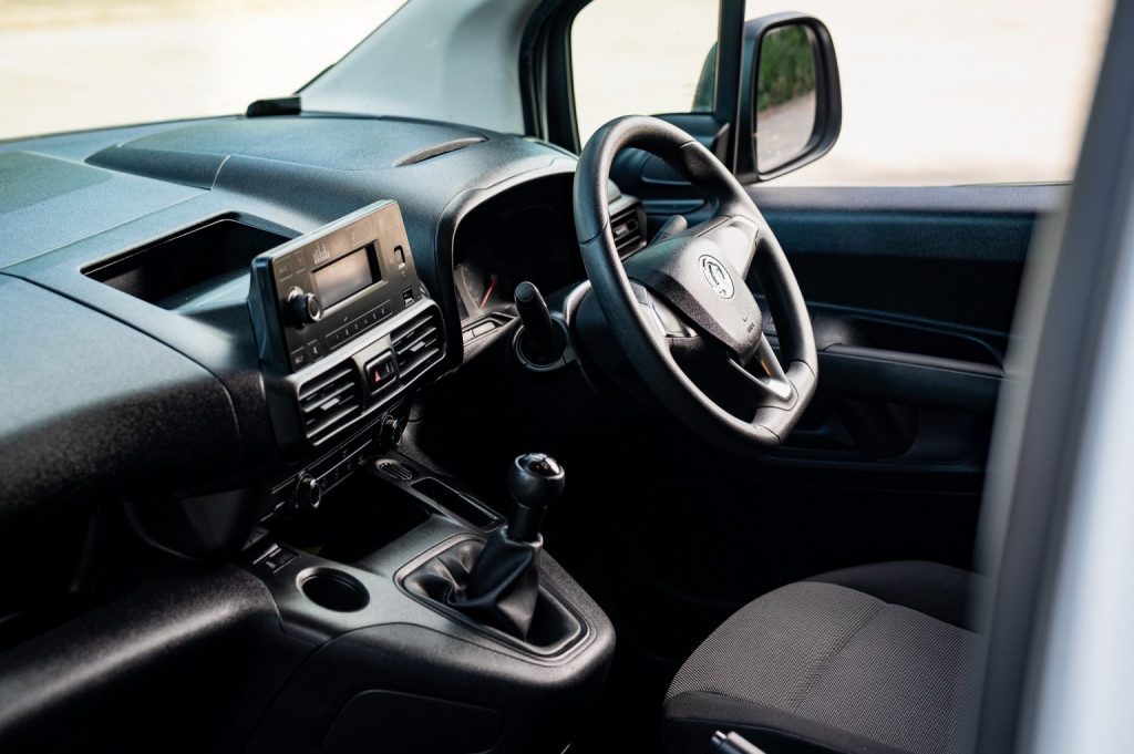Vauxhall Combo - Image 12