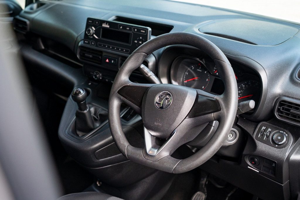 Vauxhall Combo - Image 16