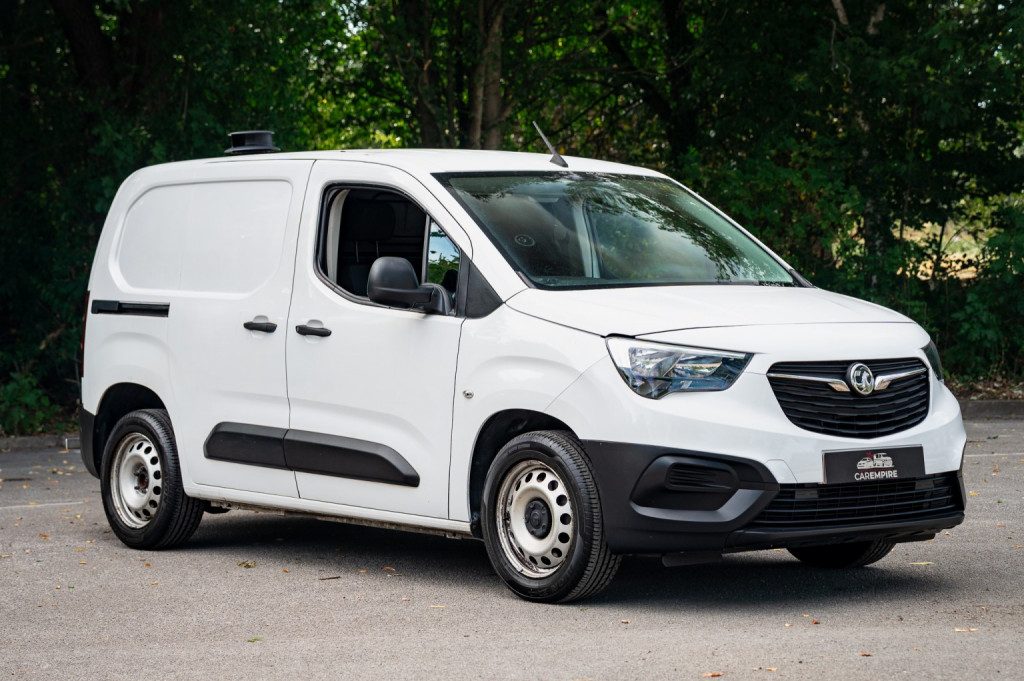 Vauxhall Combo - Image 18