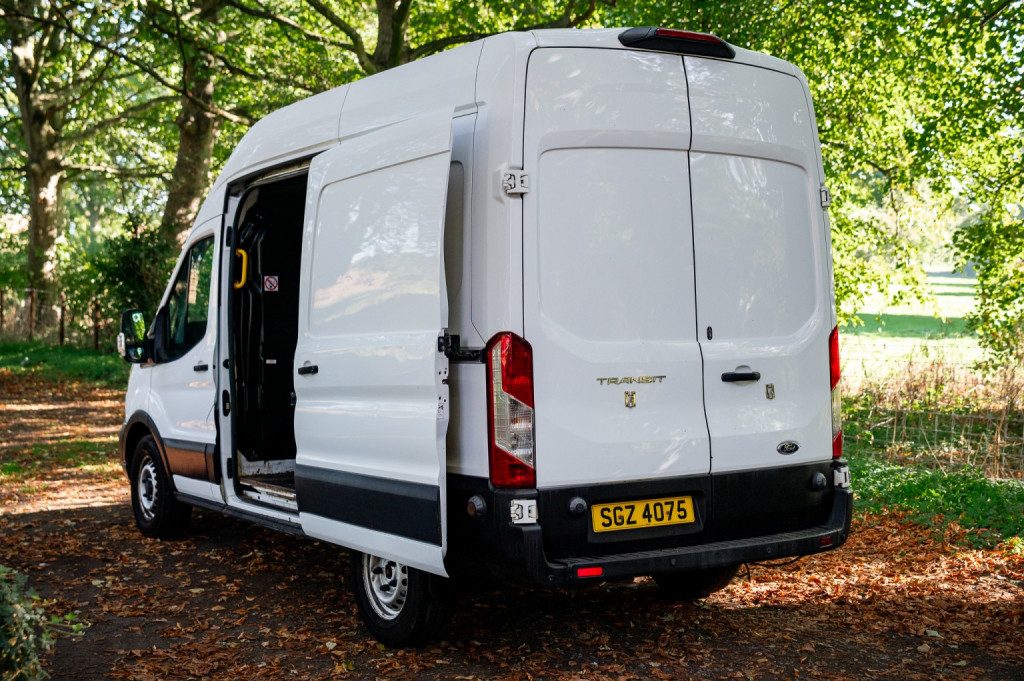 Ford Transit - Image 14
