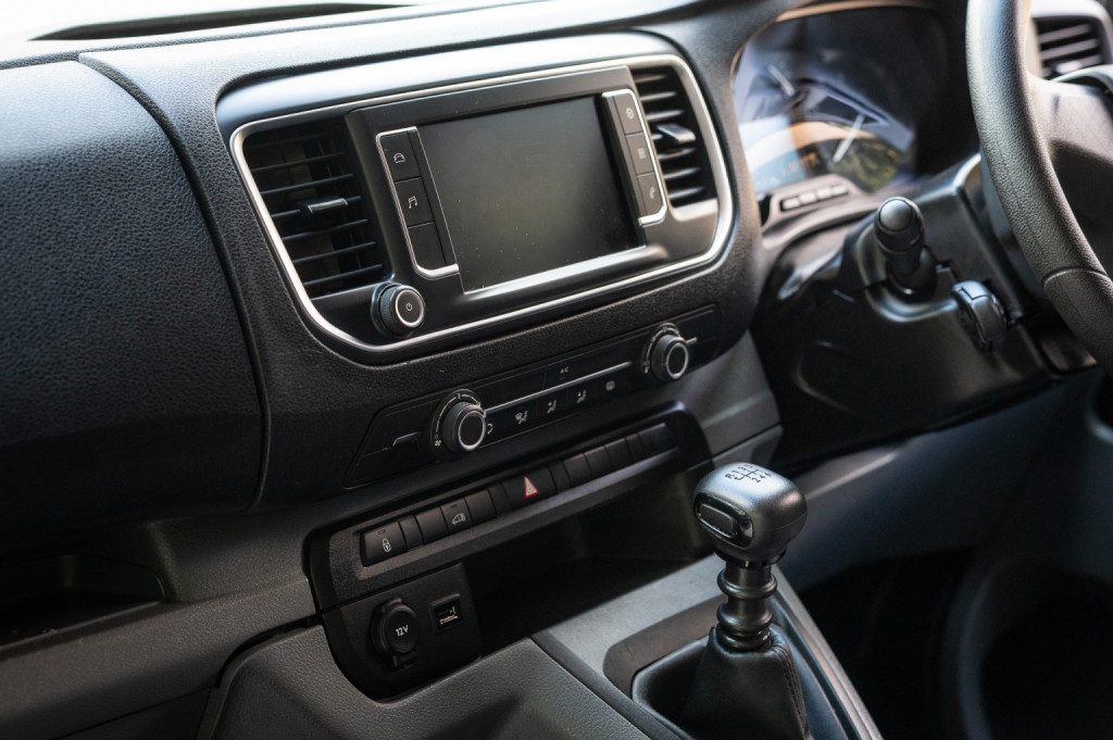 Citroen Dispatch - Image 15