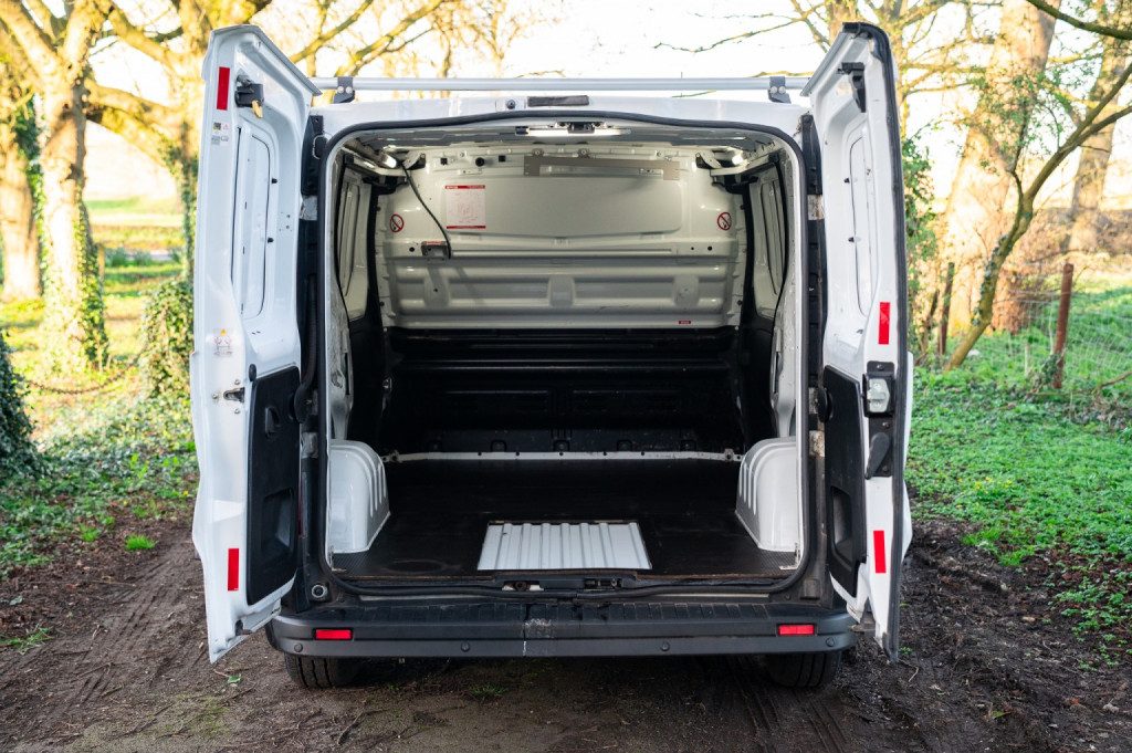 Vauxhall Vivaro - Image 17