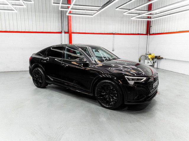 Audi Sq8 E-Tron - Image 10