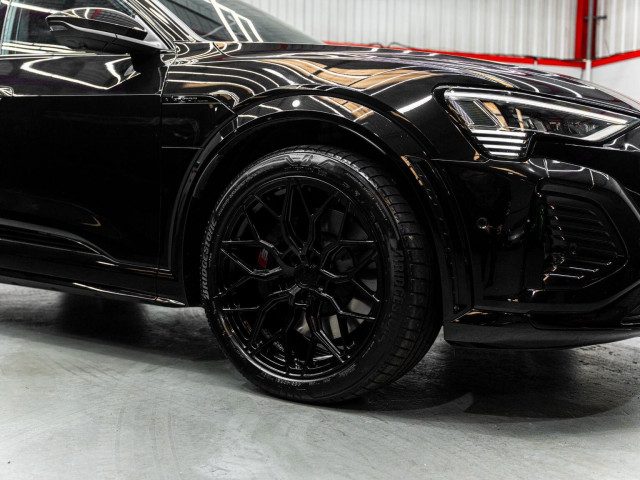 Audi Sq8 E-Tron - Image 13