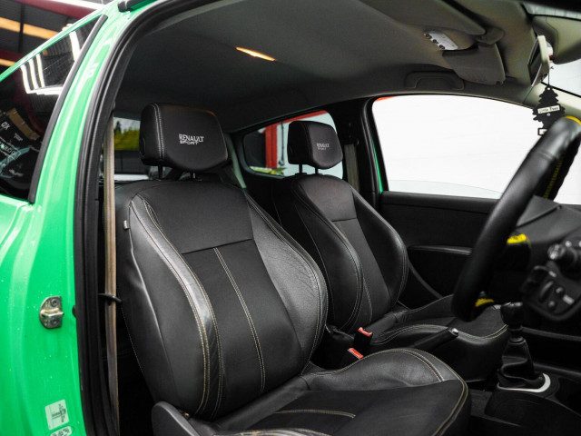 Renault Clio - Image 10