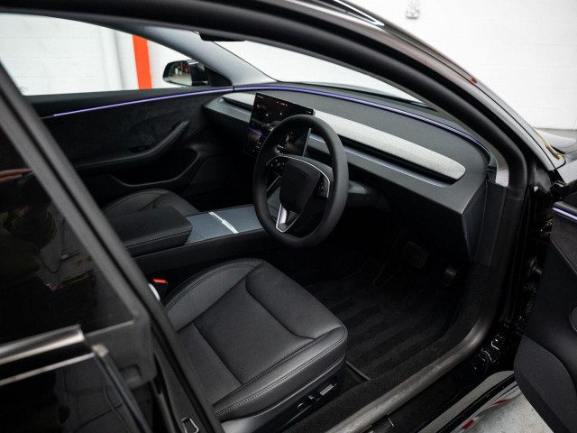 Tesla Model 3 - Image 8