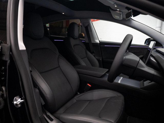 Tesla Model 3 - Image 9