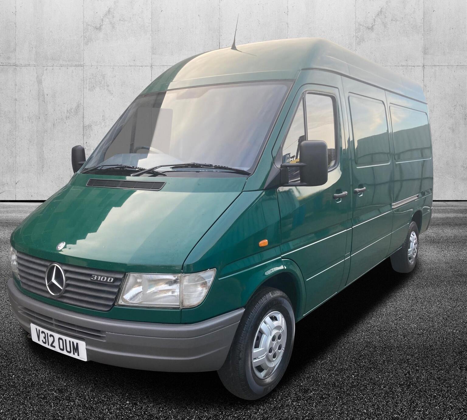 Mercedes-Benz Sprinter MWB 5 Cylinder - Image 3