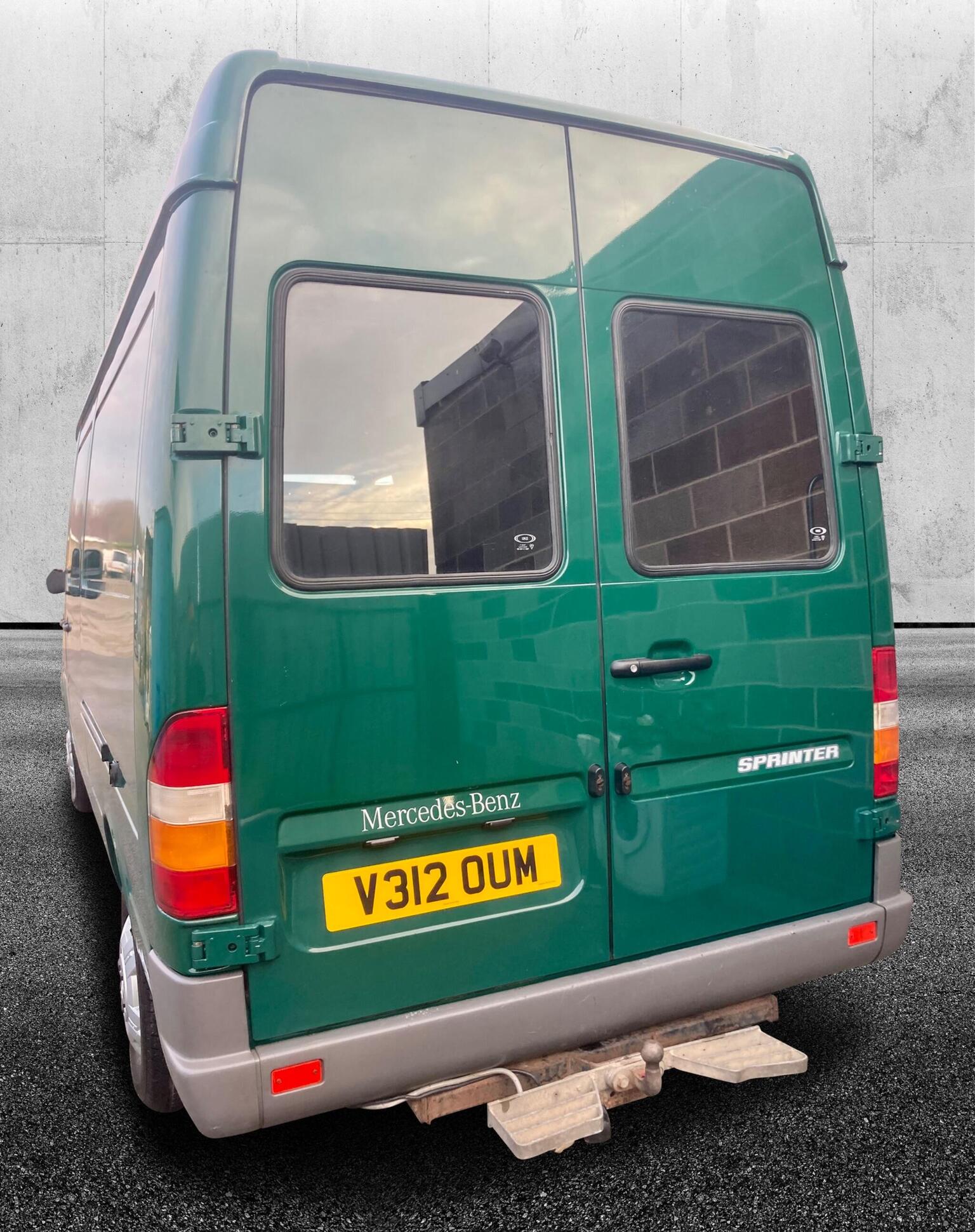 Mercedes-Benz Sprinter MWB 5 Cylinder - Image 7