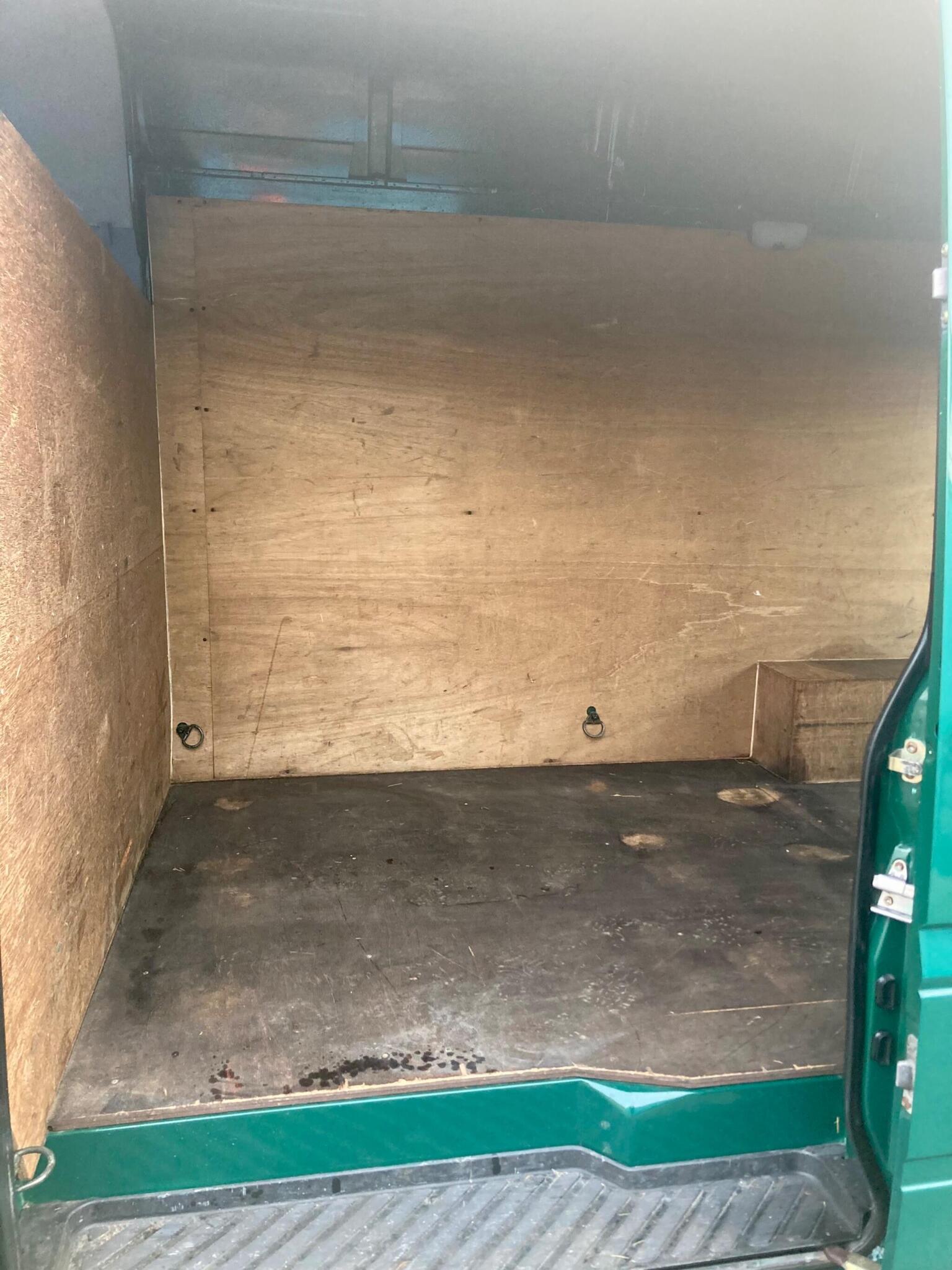 Mercedes-Benz Sprinter MWB 5 Cylinder - Image 19