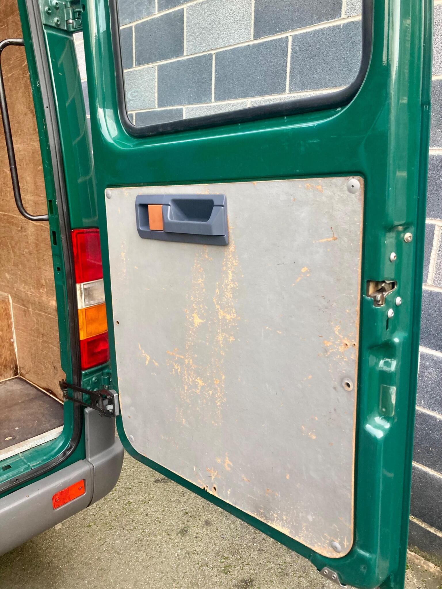 Mercedes-Benz Sprinter MWB 5 Cylinder - Image 20
