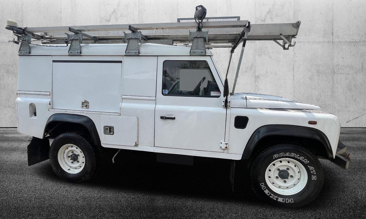 Land Rover Defender 110 Ex Utilities - Image 8