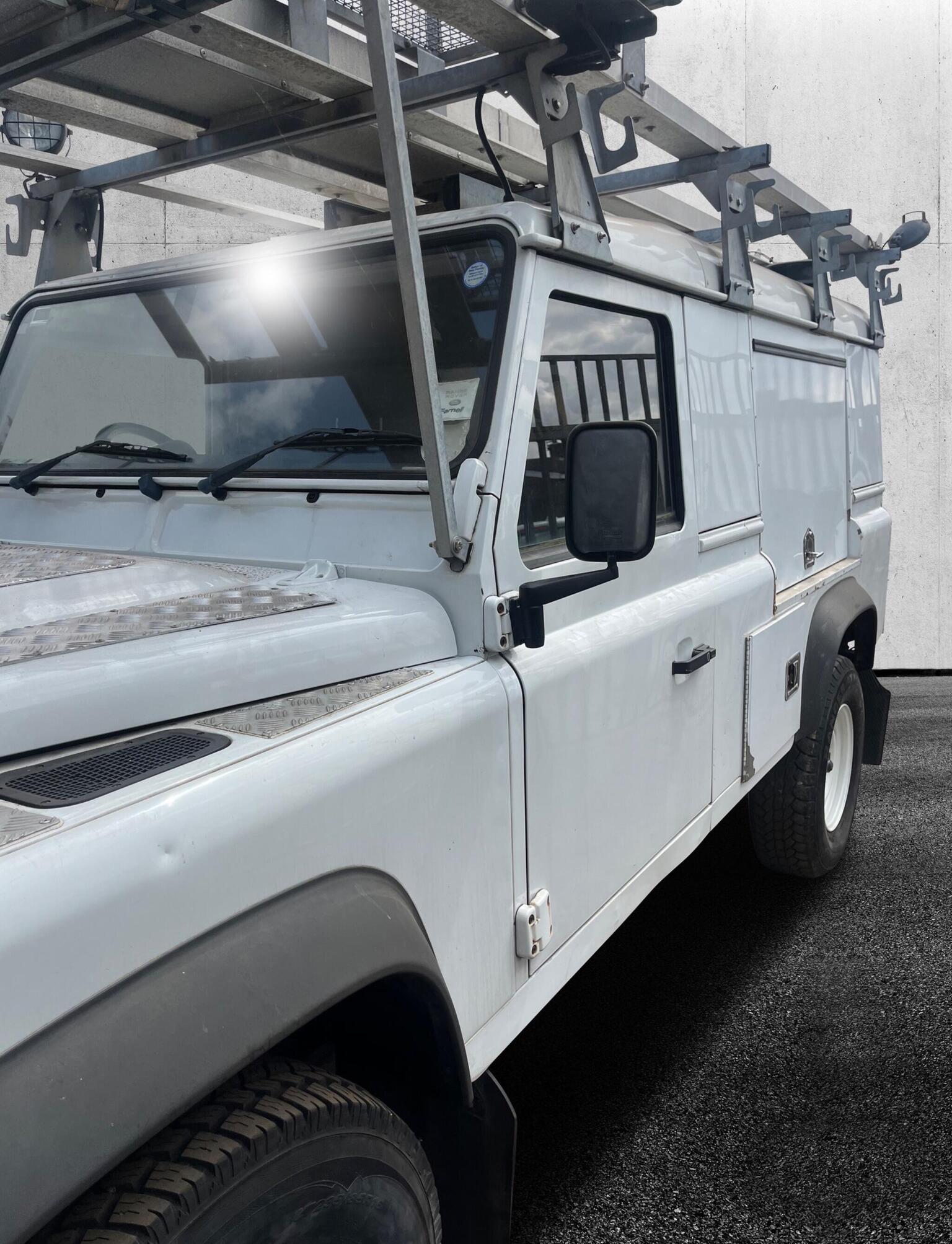 Land Rover Defender 110 Ex Utilities - Image 15