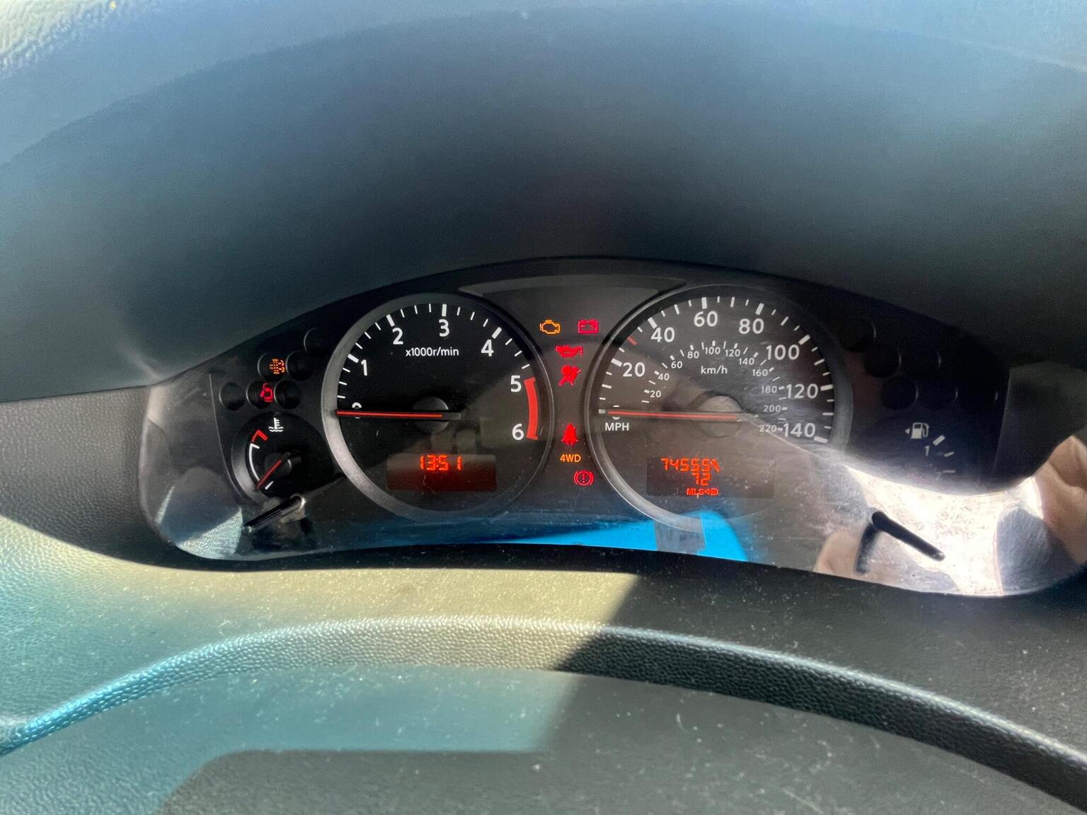 Nissan Navara Pickup - Image 14
