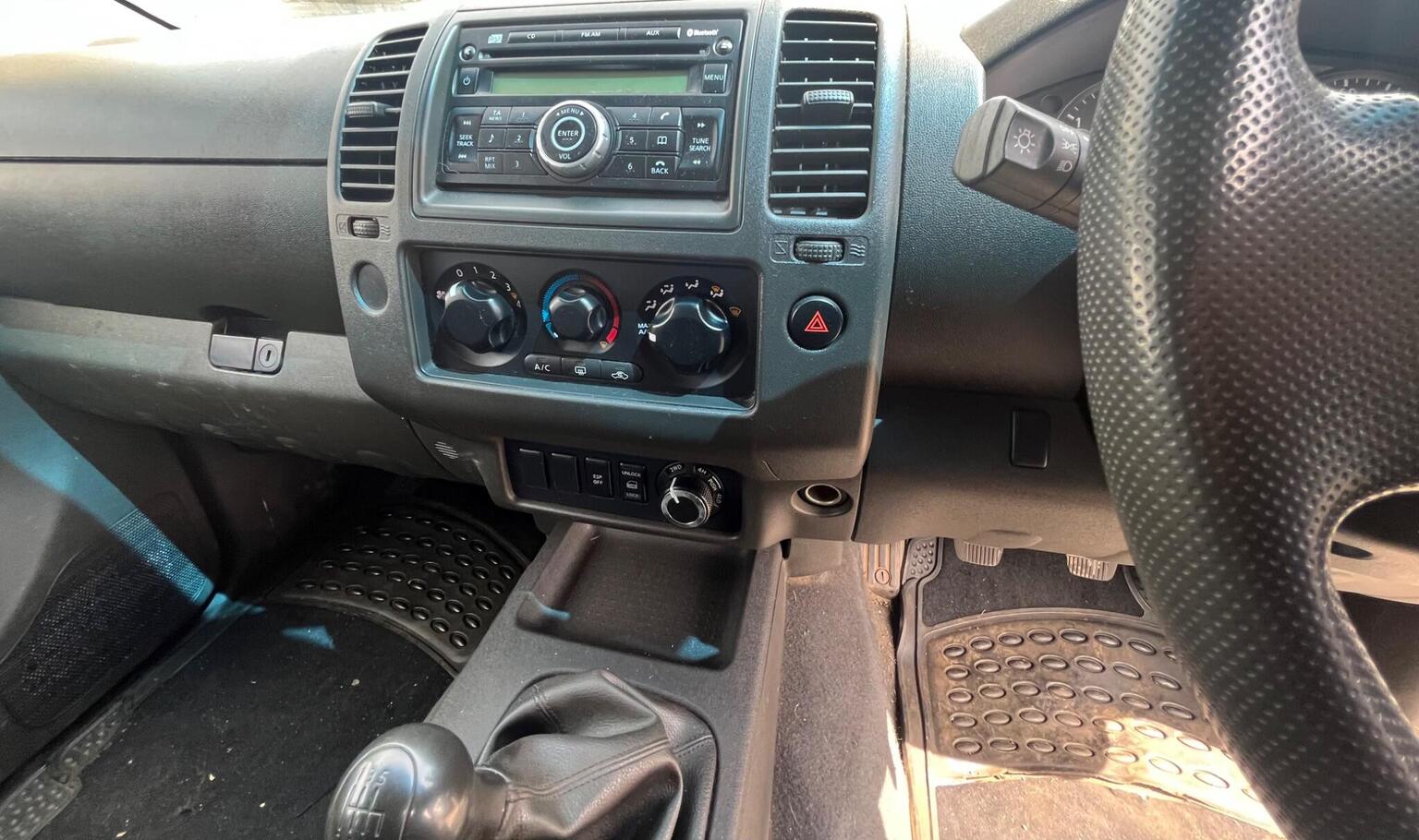 Nissan Navara Pickup - Image 15