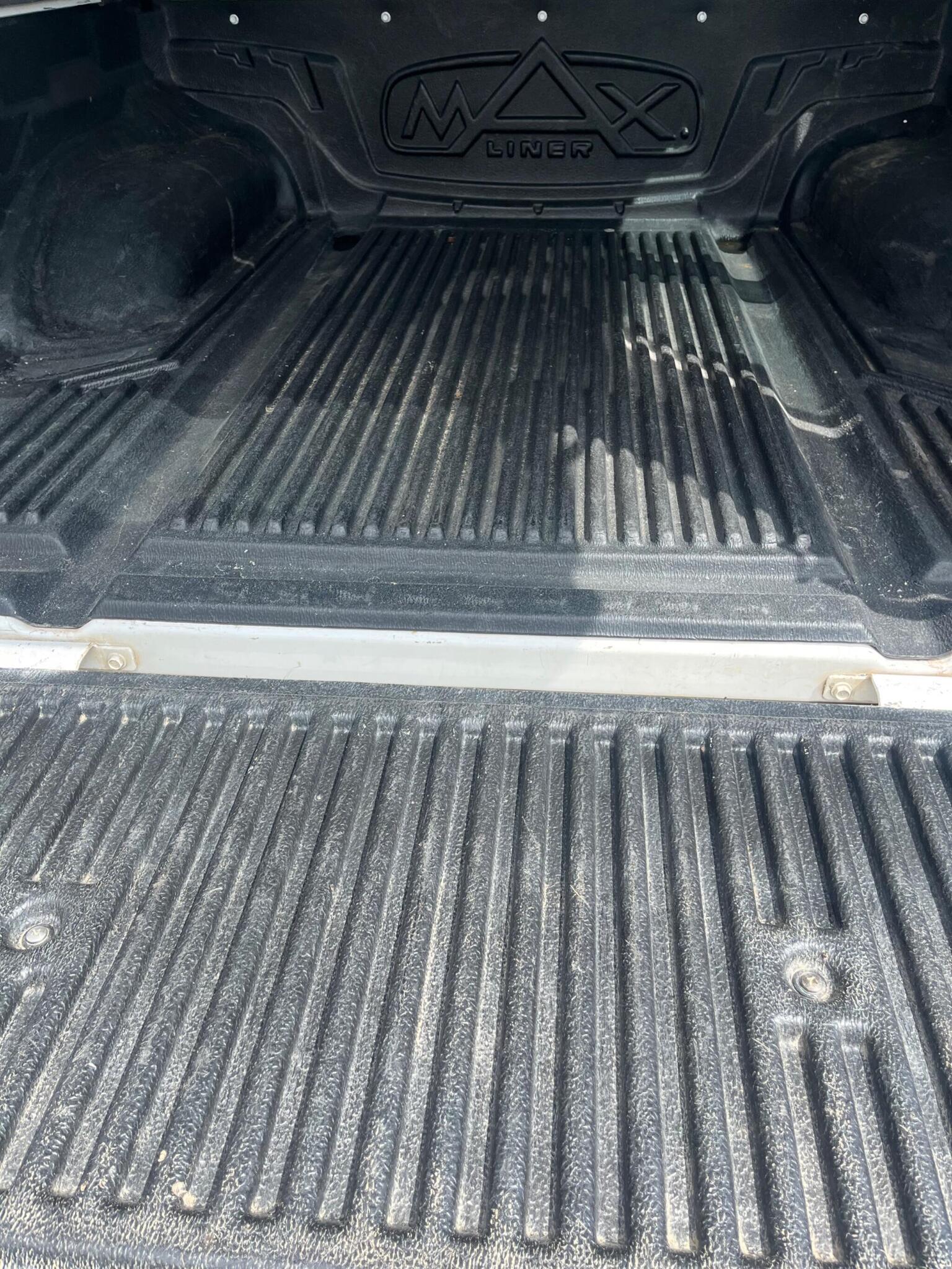 Nissan Navara Pickup - Image 17