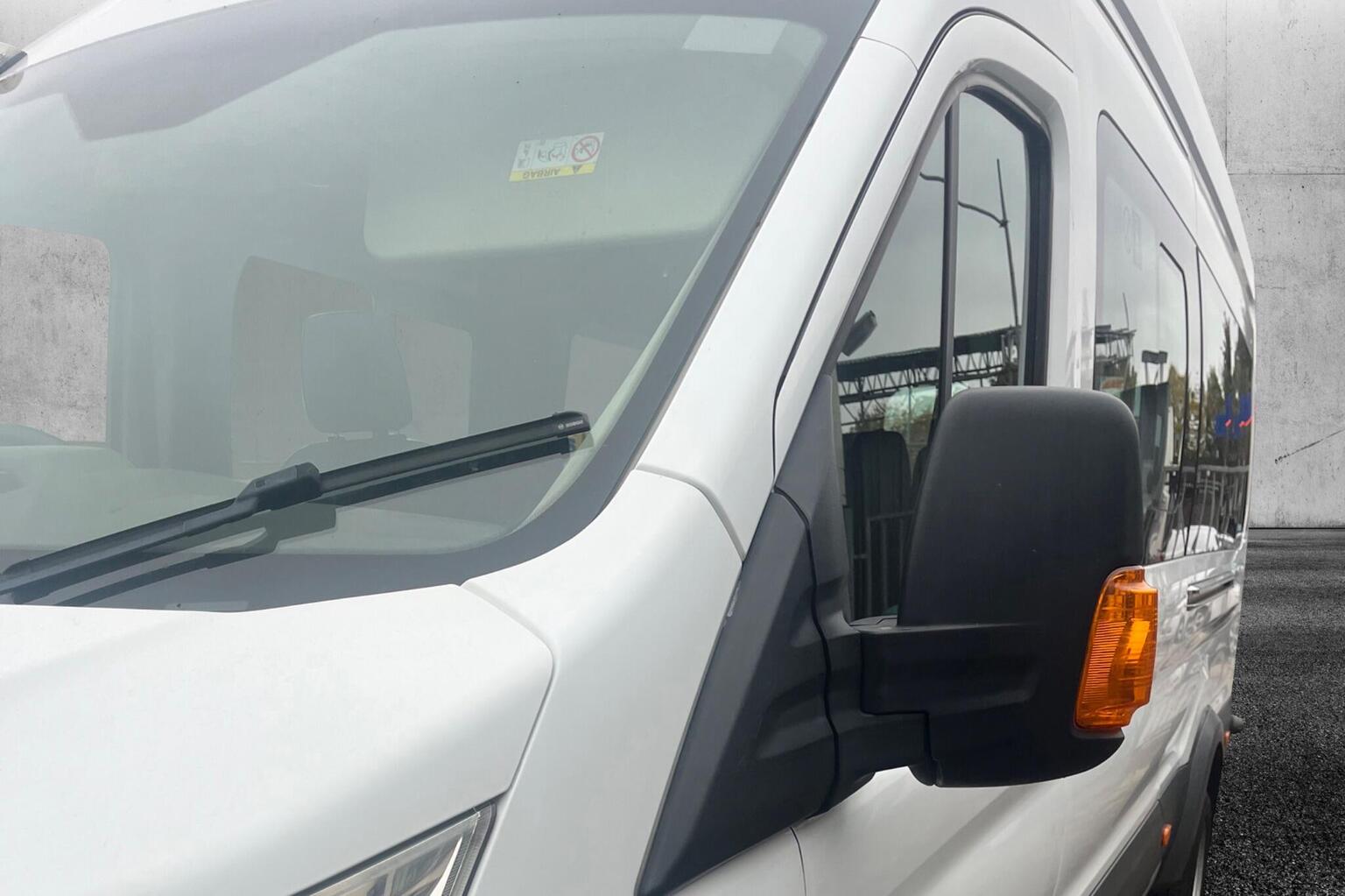 Ford Transit 17 Seater Mini Bus - Image 5