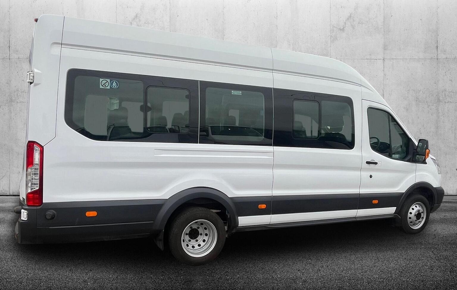 Ford Transit 17 Seater Mini Bus - Image 7