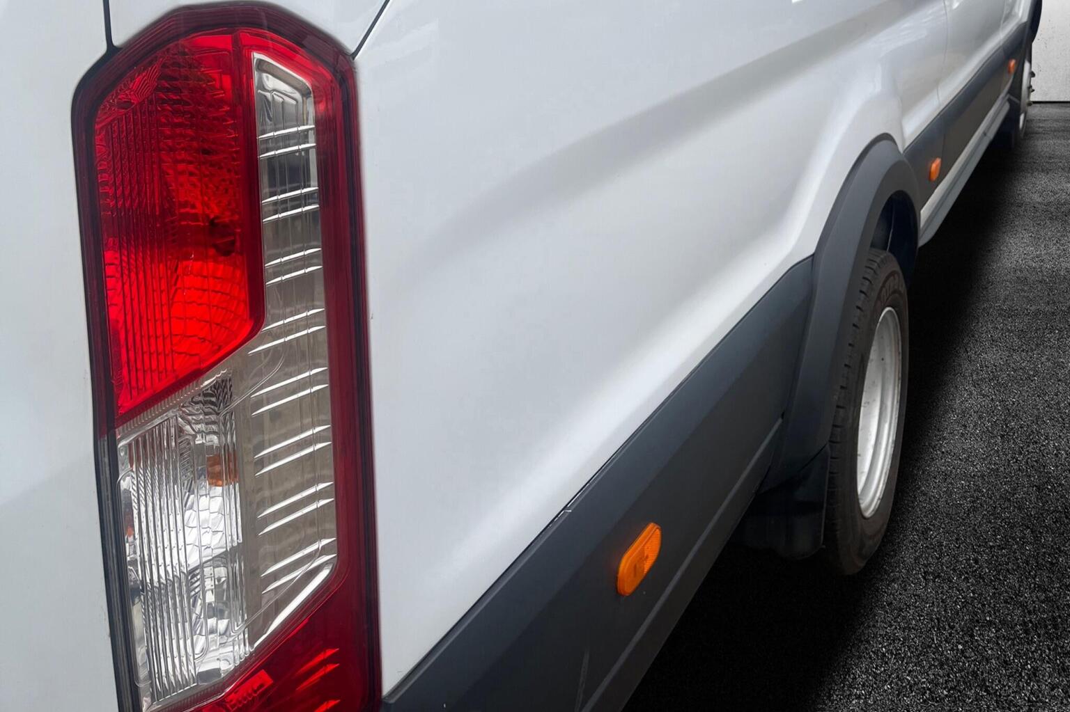 Ford Transit 17 Seater Mini Bus - Image 8