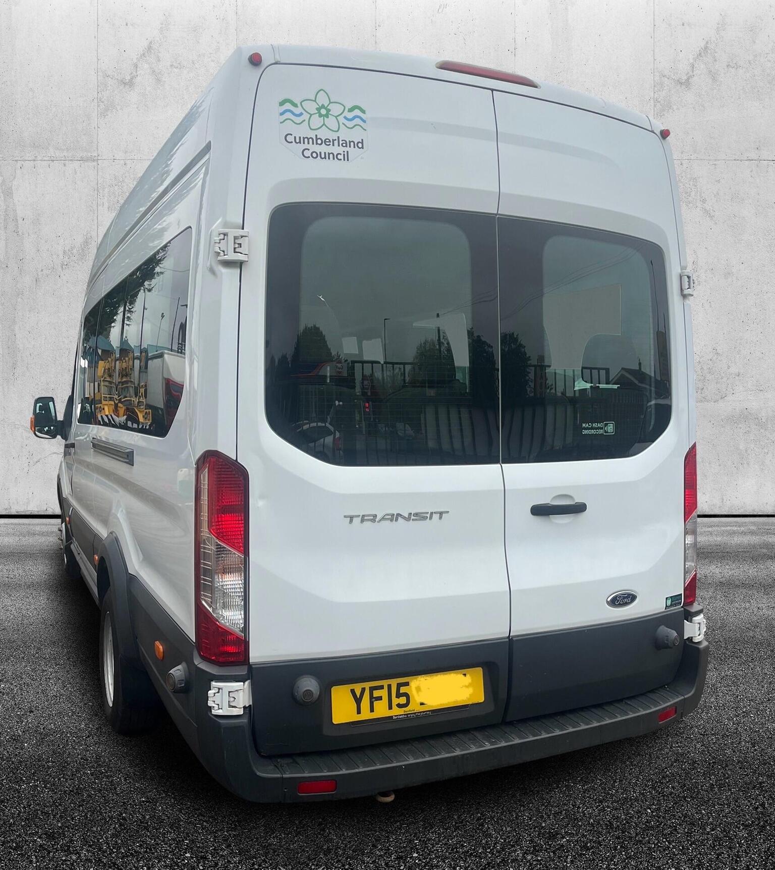 Ford Transit 17 Seater Mini Bus - Image 10
