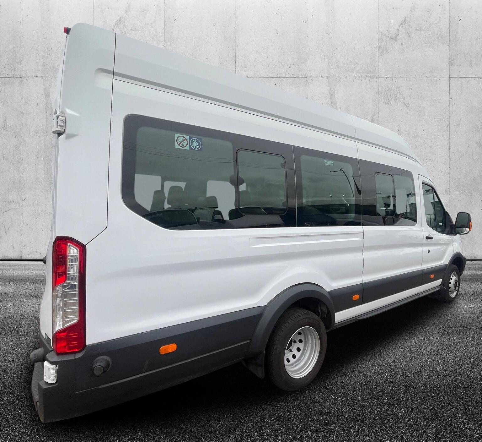 Ford Transit 17 Seater Mini Bus - Image 12