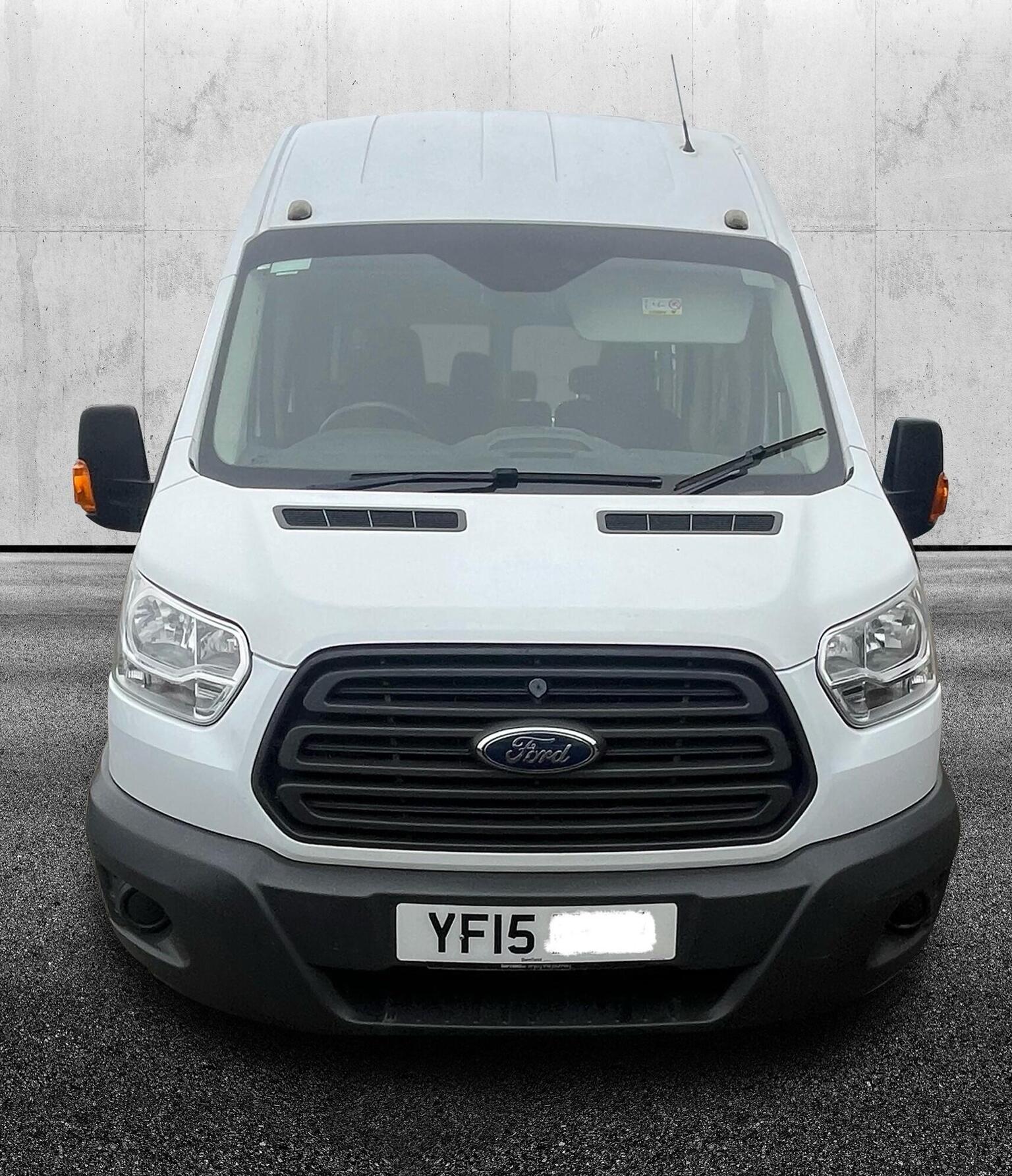 Ford Transit 17 Seater Mini Bus - Image 13