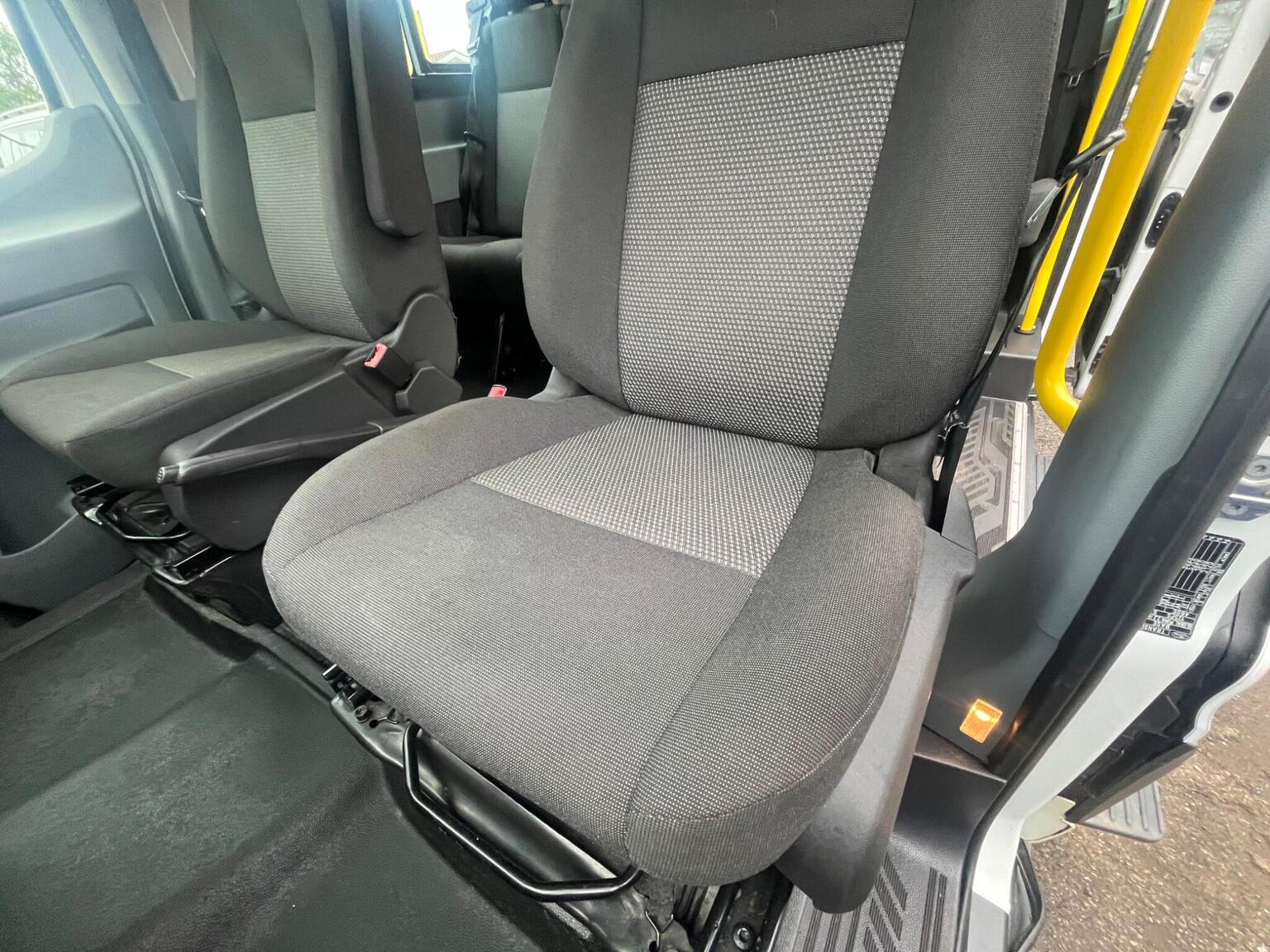 Ford Transit 17 Seater Mini Bus - Image 16