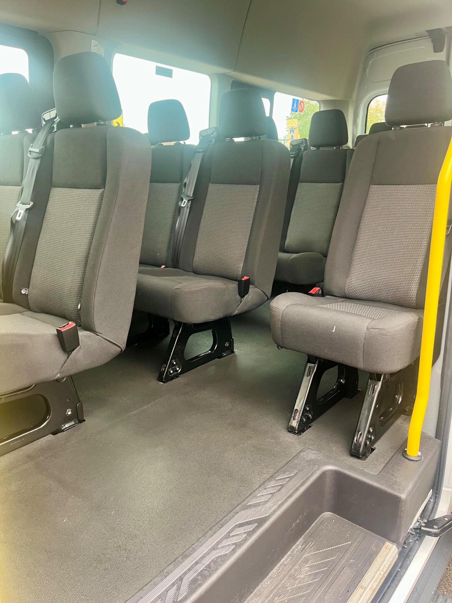 Ford Transit 17 Seater Mini Bus - Image 18