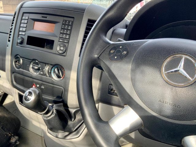 Mercedes-Benz Sprinter 4.4m Alloy Dropside - Image 19