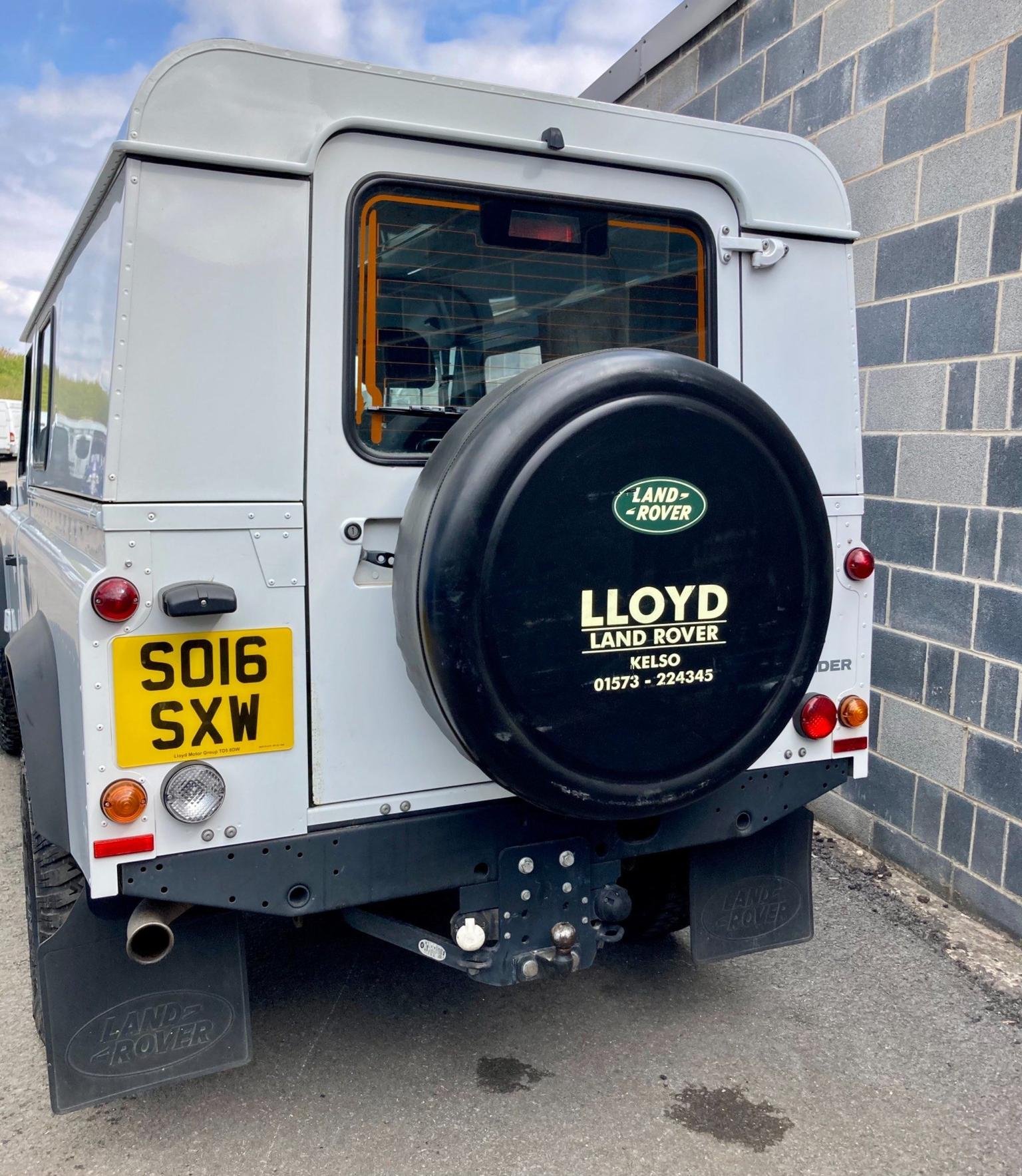 Land Rover Defender 110 Van - Image 11