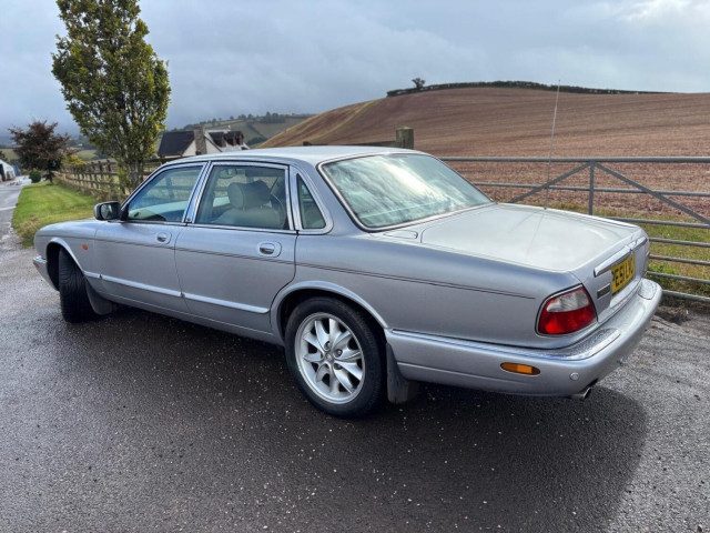 Jaguar Xj - Image 5