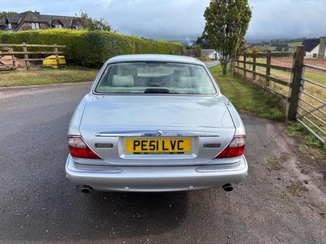 Jaguar Xj - Image 6