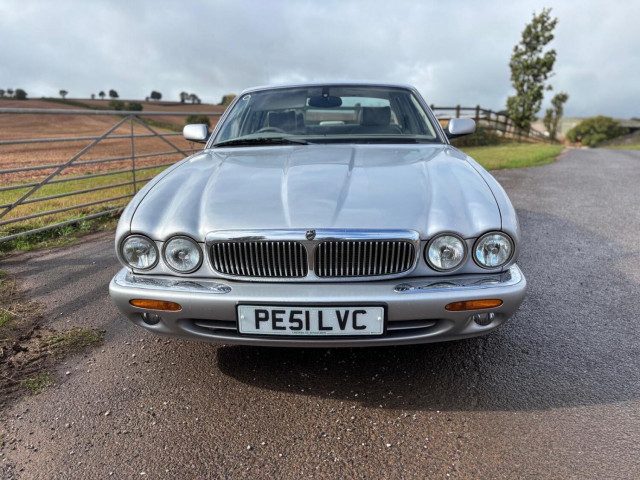 Jaguar Xj - Image 9
