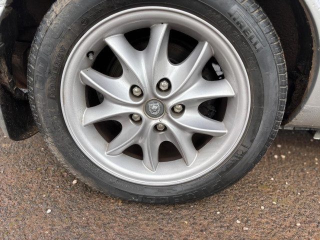 Jaguar Xj - Image 14