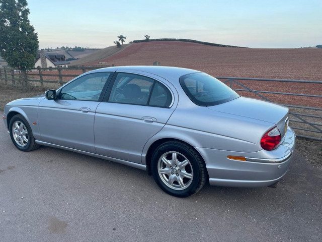 Jaguar S-Type - Image 5