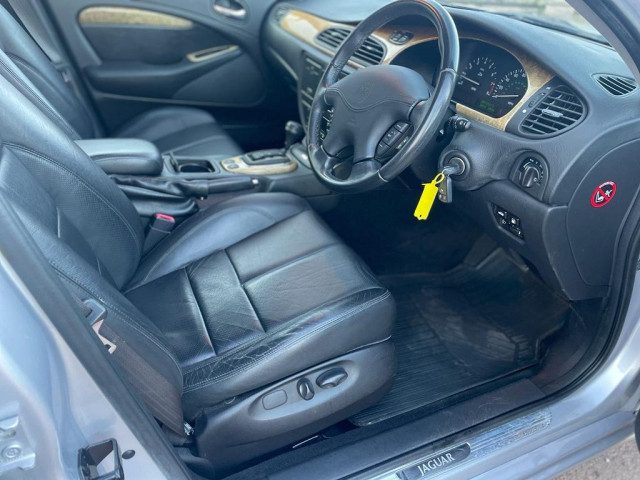 Jaguar S-Type - Image 13