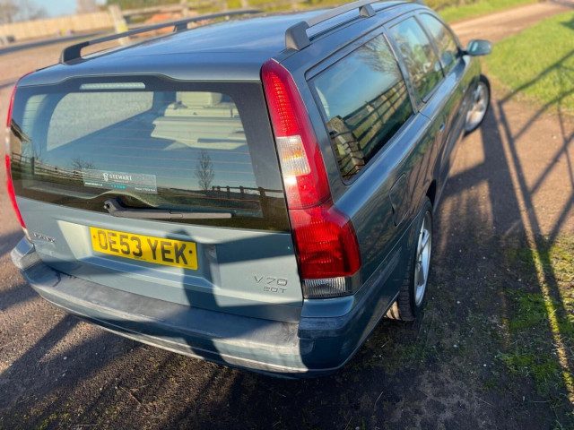 Volvo V70 - Image 6