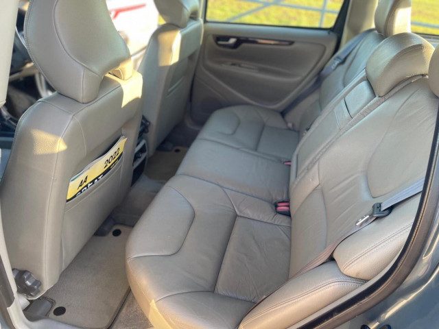 Volvo V70 - Image 11