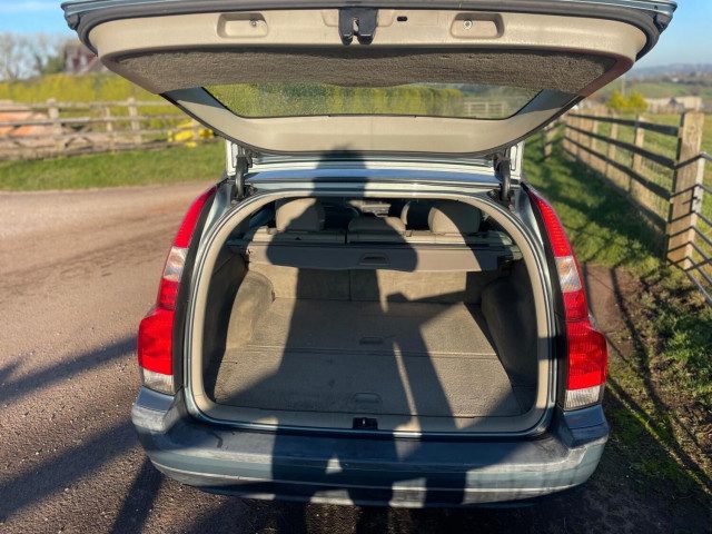 Volvo V70 - Image 17