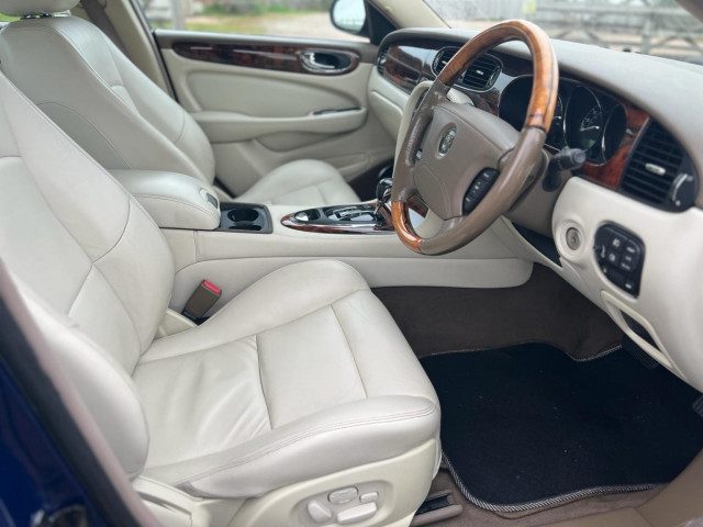 Jaguar Xjr - Image 13